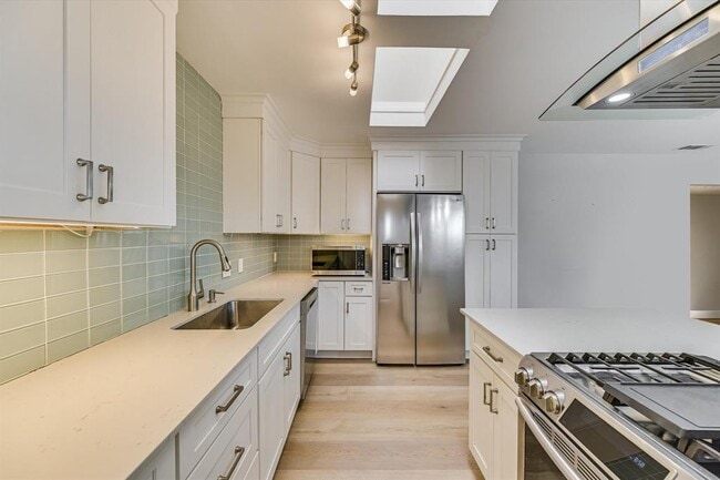 Building Photo - 1201 Dailey St