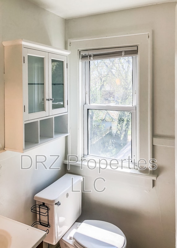 Building Photo - 1012 Bridge St NW