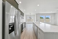 Building Photo - 653 S Blackfoot