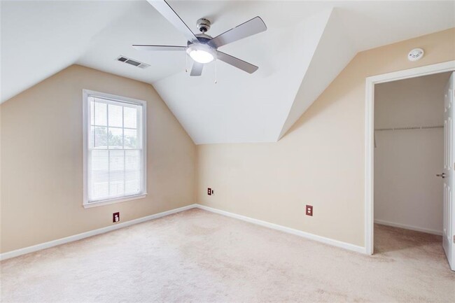 Building Photo - 3040 Stone Rd