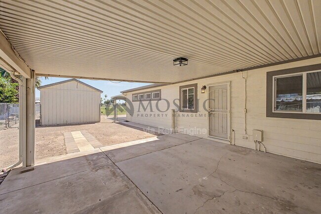 Building Photo - 1625 S 74th St
