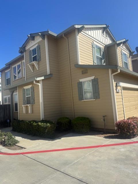 Building Photo - 624 Gardenia Pl