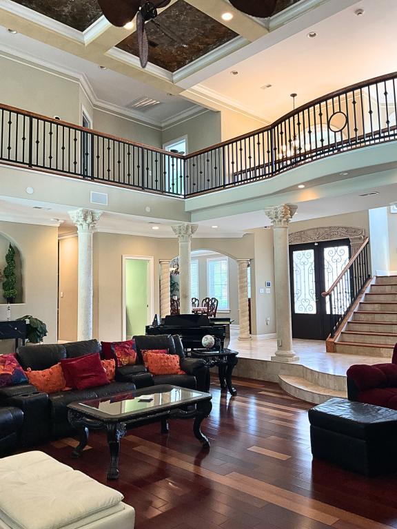 Building Photo - 664 Oxbow Dr