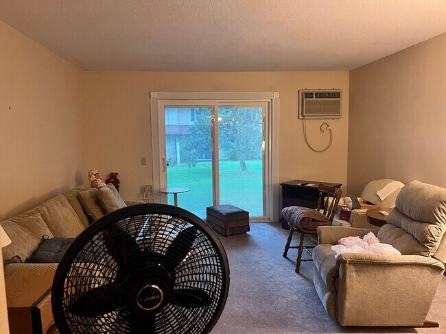 Building Photo - Redwood - Hudson