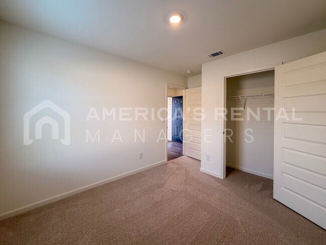 Building Photo - New Construction & Modern Living in Sandy Ridge!