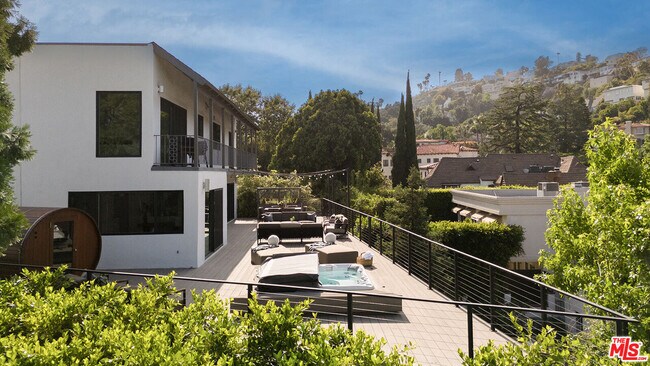 Building Photo - 3360 Ley Dr