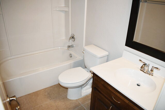 Building Photo - "Lovely 3-Bedroom, 2-Bath Home with Gourmet Kitchen & Community Amenities!"