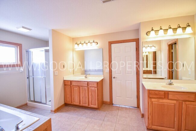 Building Photo - Executive Home with 4 Bedrooms, 2.5 Bath I...