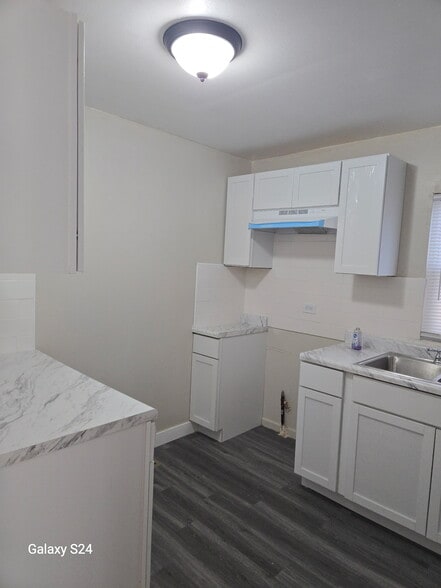 Kitchen - 7243 S Aberdeen St