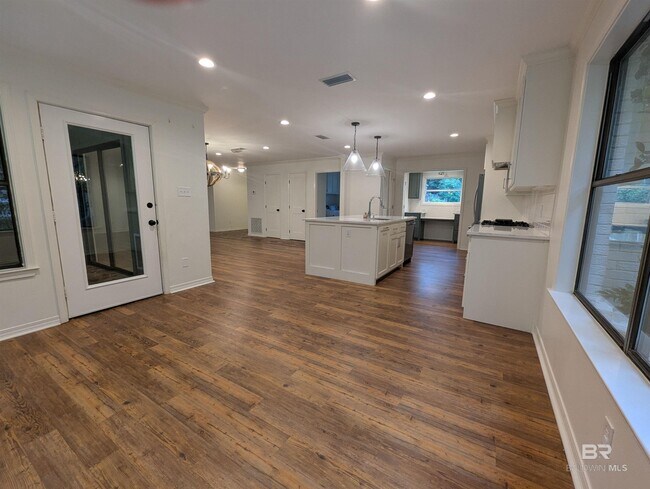 Building Photo - 507 Patlynn Dr