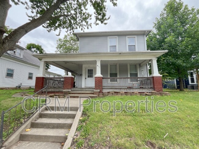 Primary Photo - 517 W Jefferson St Uppr