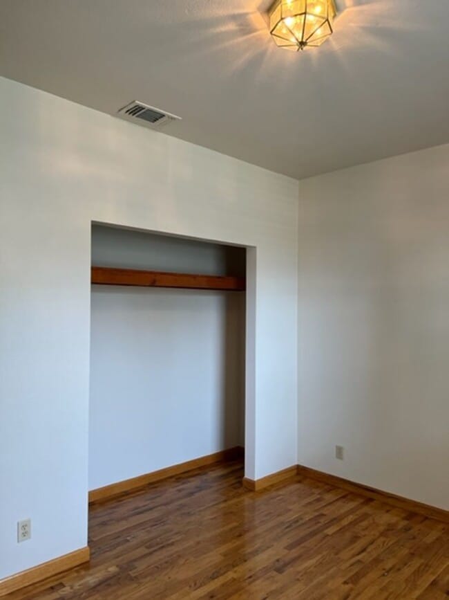 Building Photo - 3515 California Ave