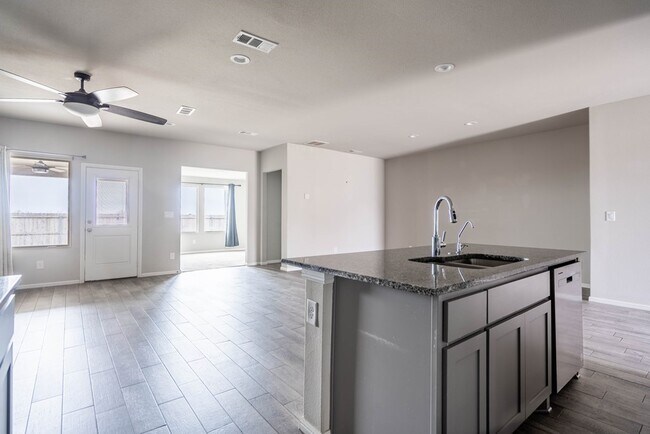 Building Photo - 7108 Buckwheat Rd