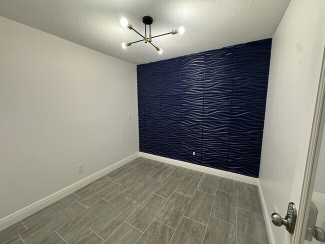 Building Photo - 5401 Alhambra Dr