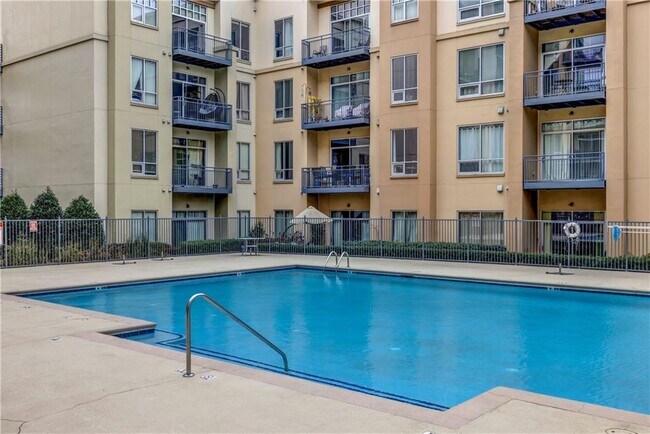 Building Photo - 711 Cosmopolitan Dr NE