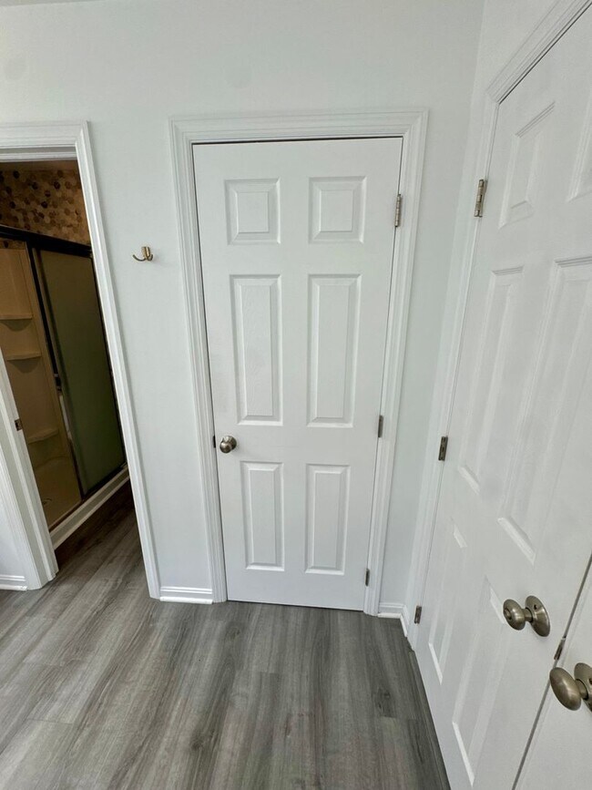 Building Photo - Move-In Ready Wexford Home Featuring Modern Updates and an Attached Two-Car