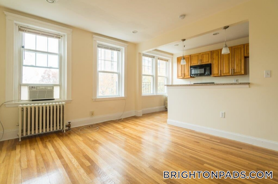 Building Photo - 288 Chestnut Hill Ave