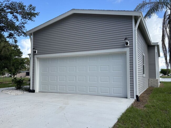 Building Photo - 19419 Tarpon Woods Ct