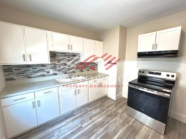 Building Photo - 2806 S Smithville Rd