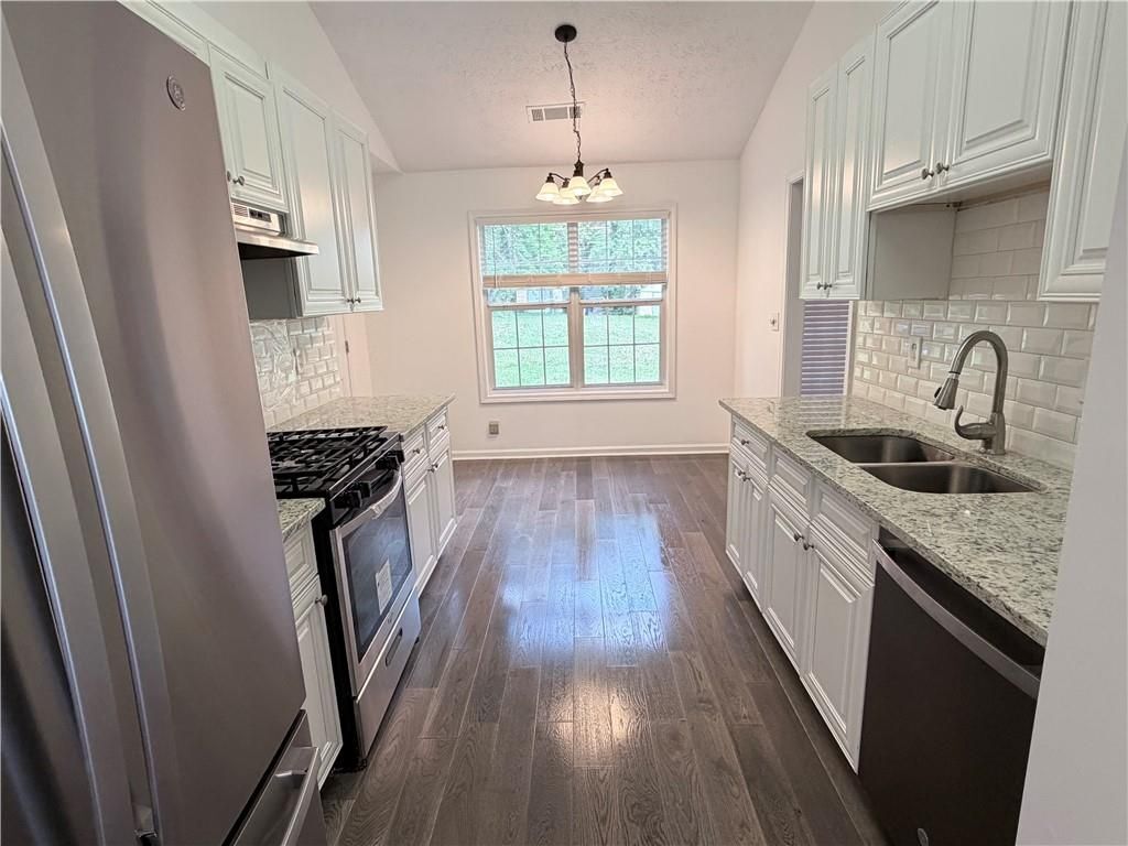 Building Photo - 678 Arbour Way