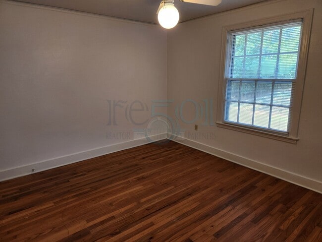 Building Photo - Great 3 Bedroom 1 Bathroom in Forest Heigh...