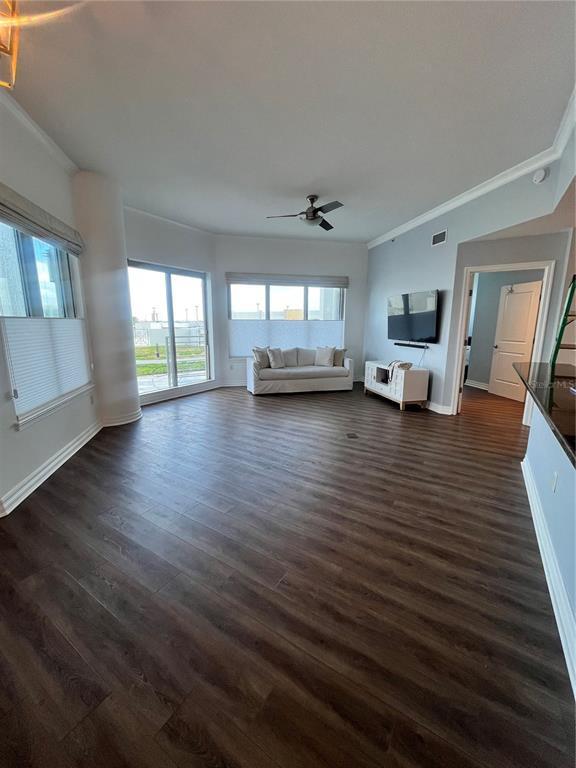 Building Photo - 1209 E Cumberland Ave