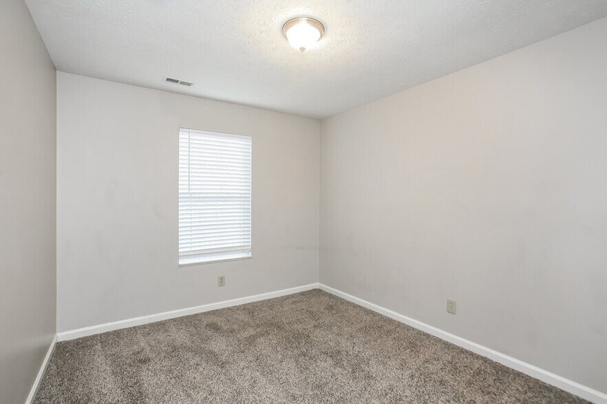 Building Photo - 5882 Glen Haven Blvd