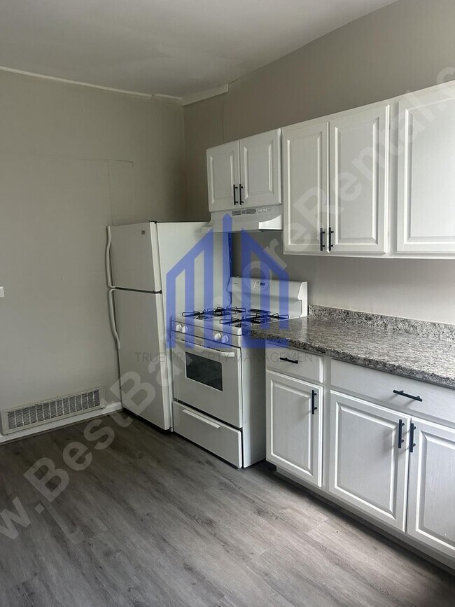 Building Photo - 1913 Walbrook Ave