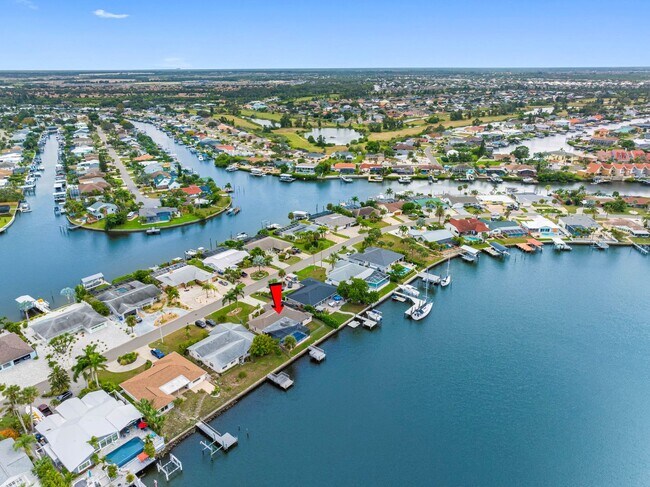 Building Photo - Sailboat-Ready Waterfront Home with Spectacular Scenic Views