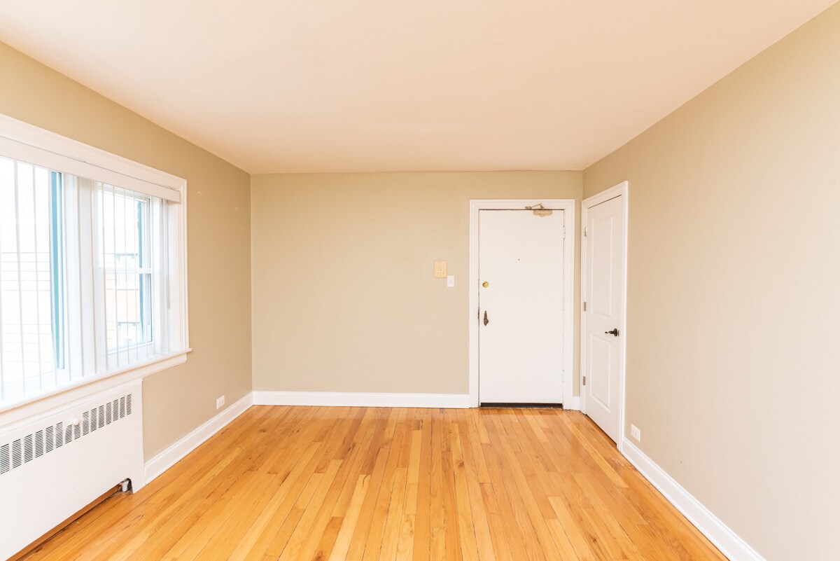 Building Photo - 227 Custer Ave