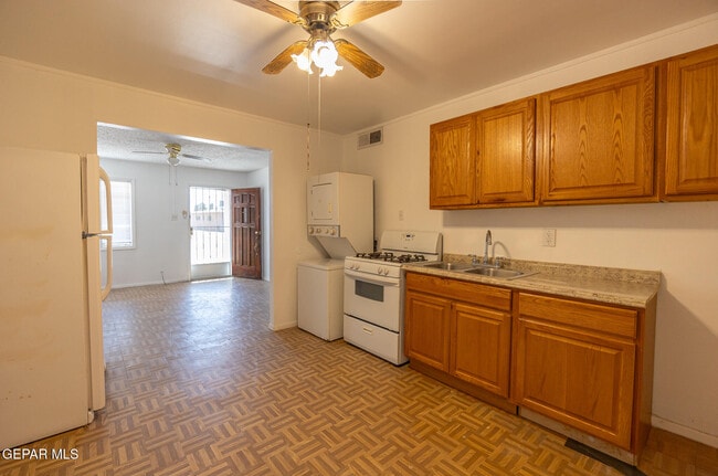 Building Photo - 1315 Likins Dr