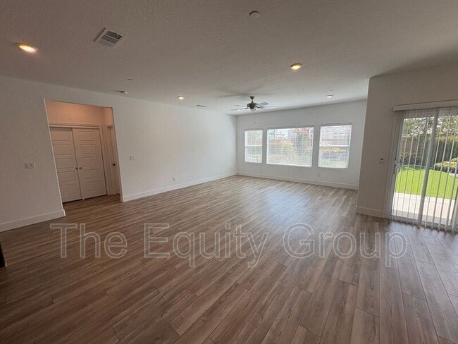 Building Photo - 241 E Tyler Ave