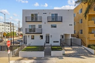 Building Photo - 860 N Hudson Ave