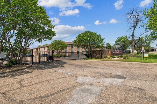 Building Photo - Charming 2BR Condo in Waco