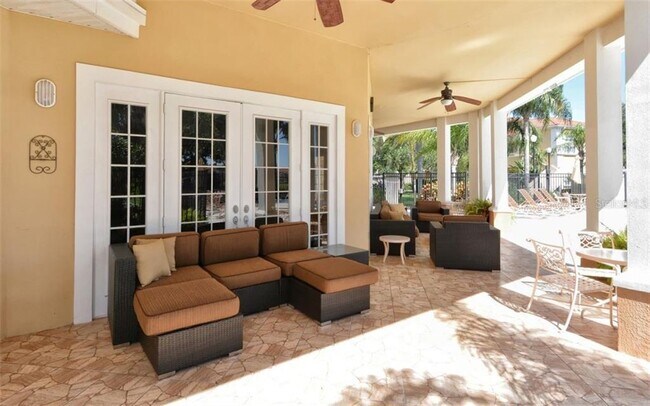 Building Photo - 2950 Viscaya Pl