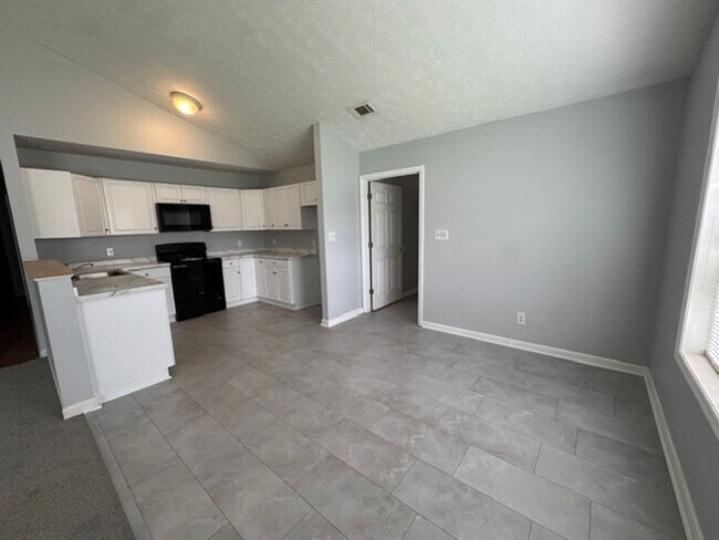 Building Photo - 3310 Hogansville Rd