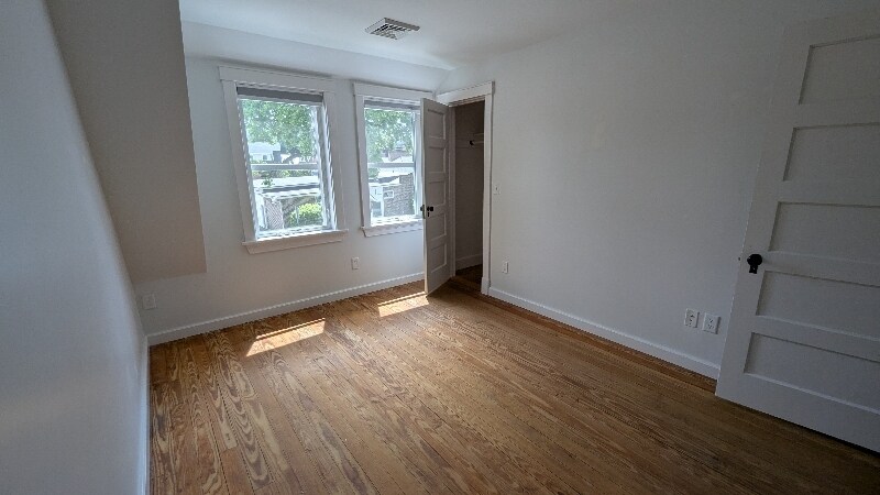 Building Photo - 581 Kearsarge Way
