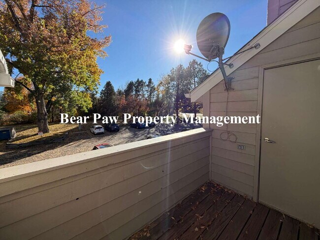 Building Photo - "Charming 2-Bed, 2-Bath Condo!"