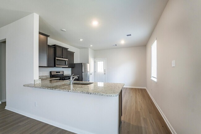 Building Photo - 15419 Maple Ter Dr