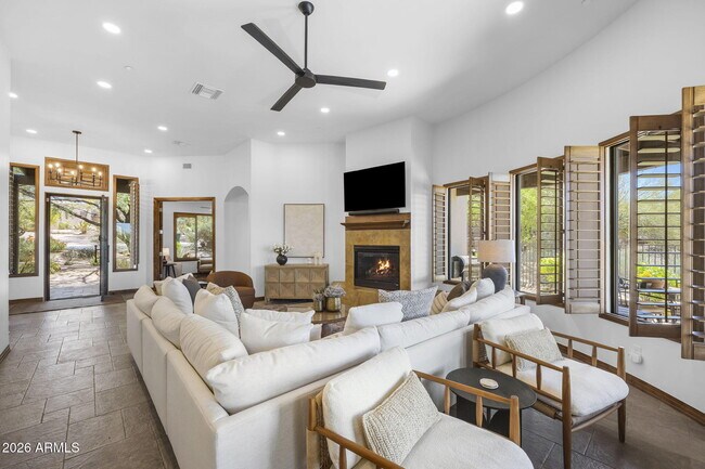Building Photo - 3105 E Arroyo Hondo Rd