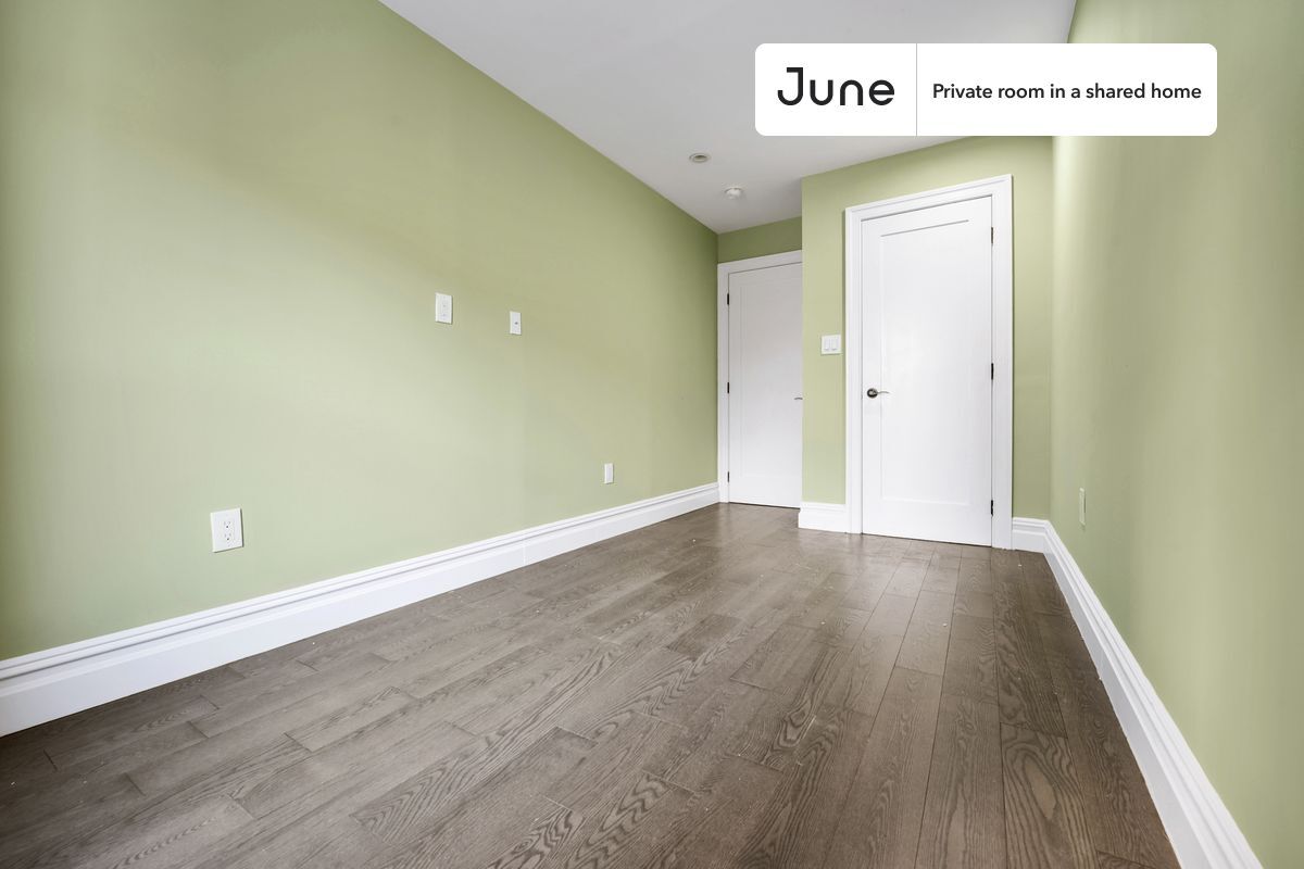 Building Photo - Room in Shared 3 bed/1 bath home