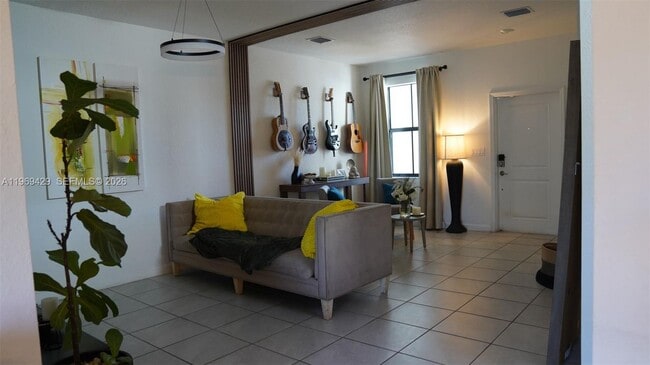 Building Photo - 549 NW 204th St