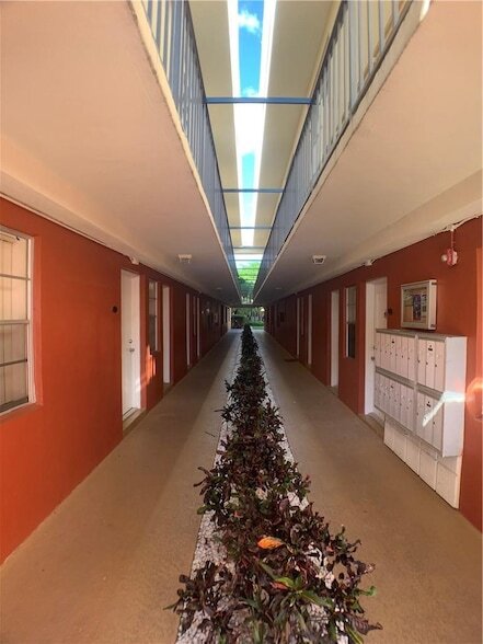 Building Photo - 9357 SW 77th Ave