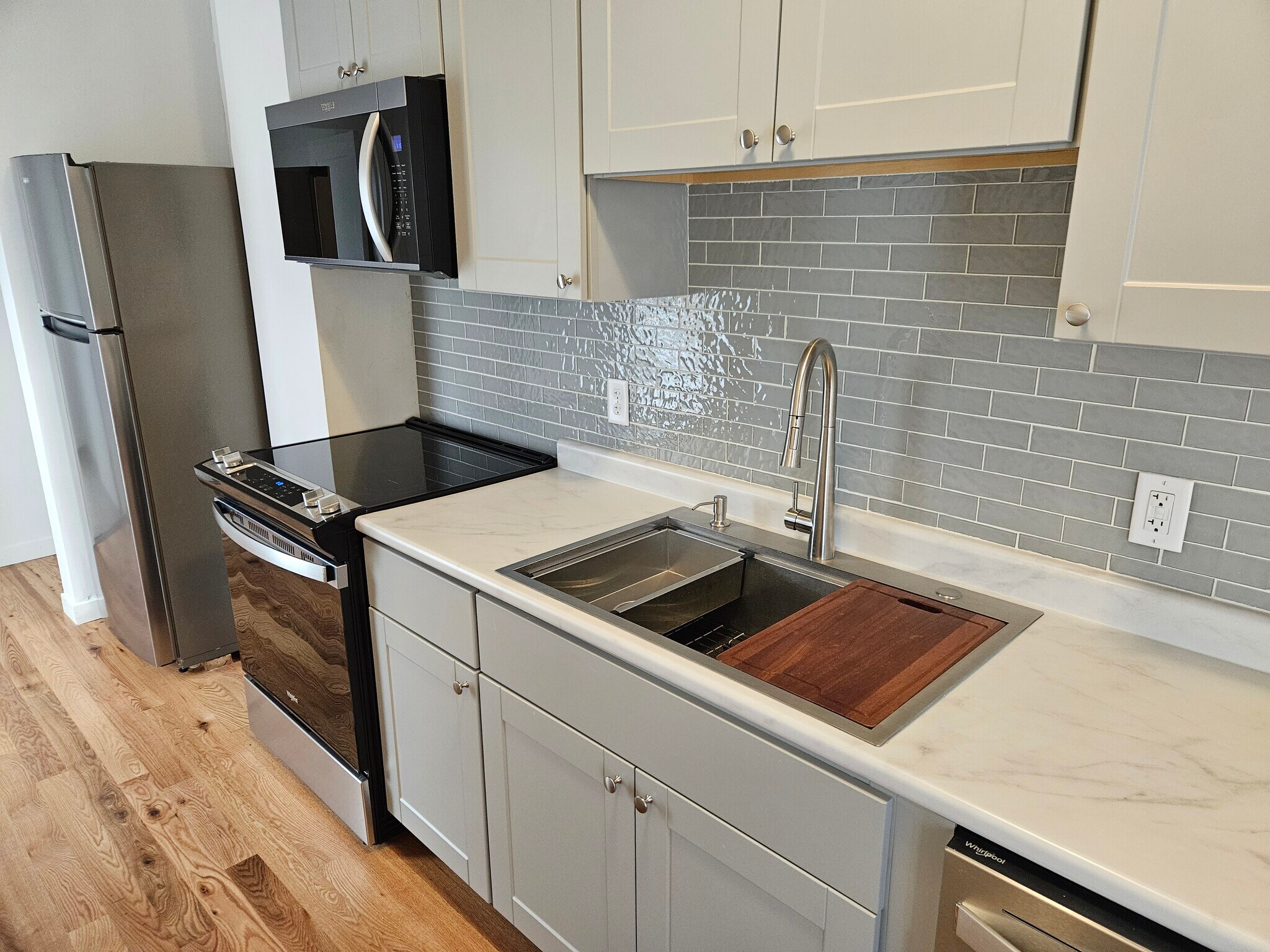 Building Photo - 5741 Maple St