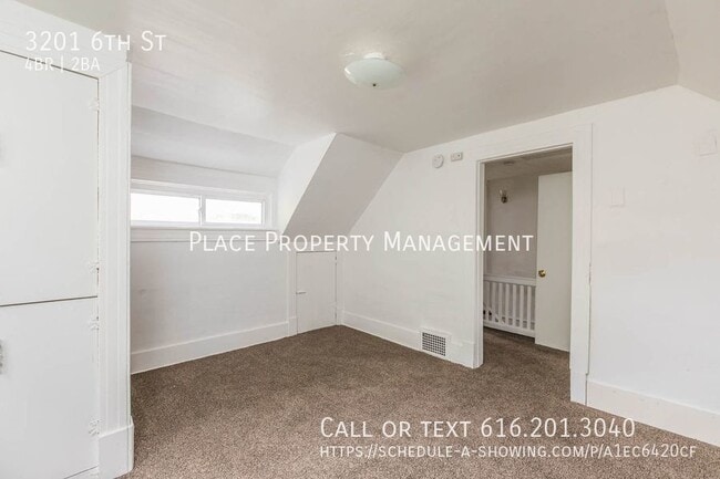 Building Photo - 3201 6th St