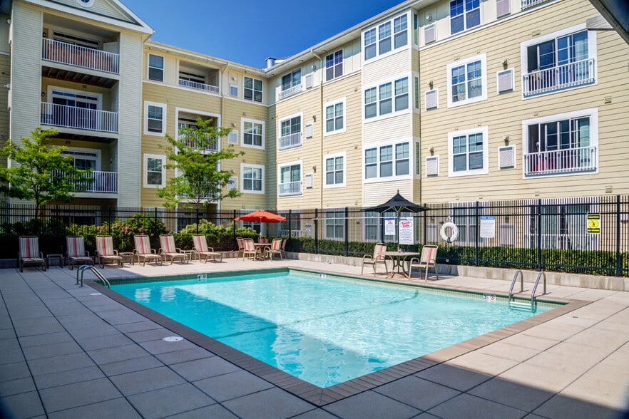 Building Photo - Parkside Commons Apartments