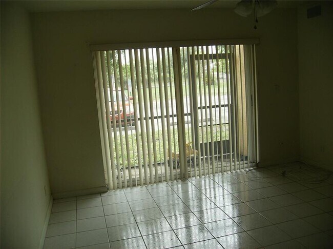 Building Photo - 2814 NW 55th Ave