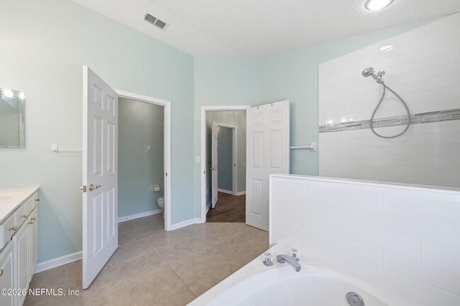 Building Photo - 1380 Fairway Village Dr