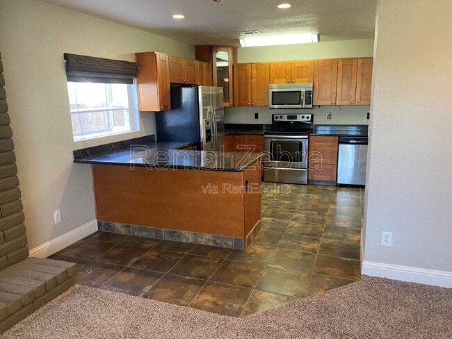 Building Photo - 1216 Rose Ave