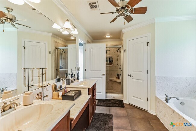 Building Photo - 1507 Hazelnut Dr